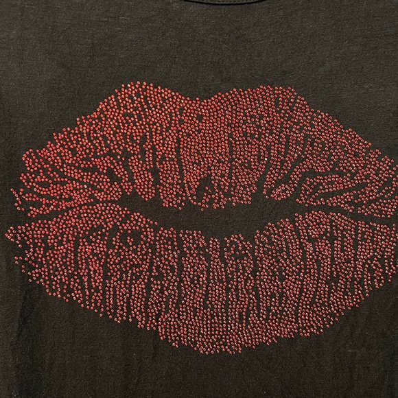 Gypsy Sky Black Sleeveless Top w/Bedazzled Red Gem Lips - Picture 8 of 16